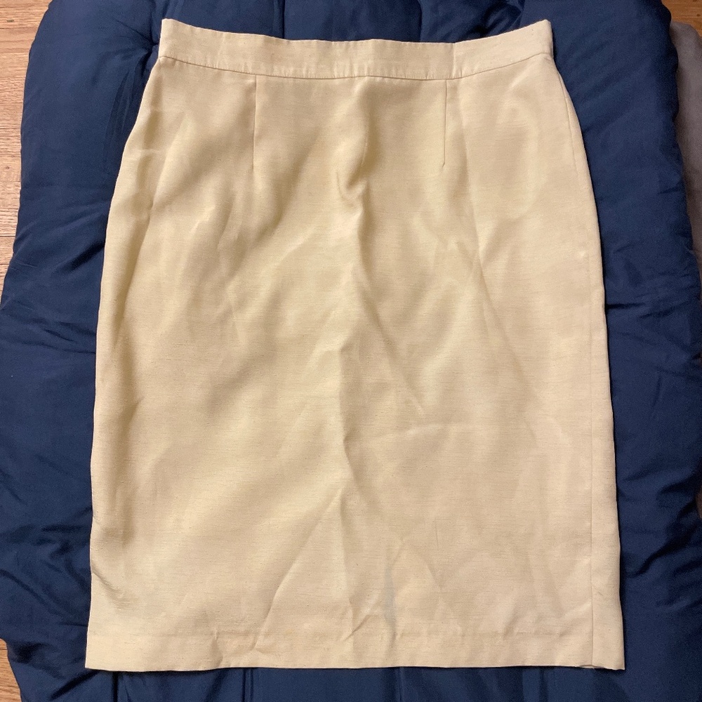Yellow skirt (large)